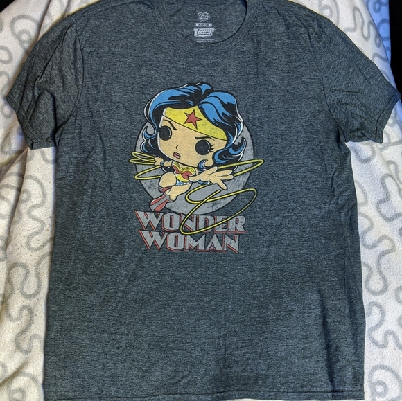 Funko DC Wonder Woman t-shirt - Picture 2 of 4